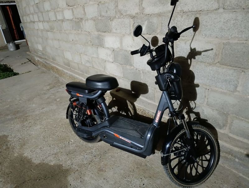 Skuter elektricheski sotiladi xolati alo Skuter elektricheski sotiladi xolati alo