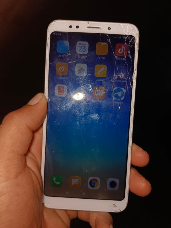 redmi 5pilus xotirasi 32 narxi 300000 kelishimiz redmi 5pilus xotirasi 32 narxi 300000 kelishimiz
