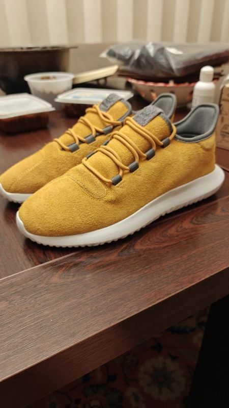 Кроссовки Adidas Tubular со скидкой