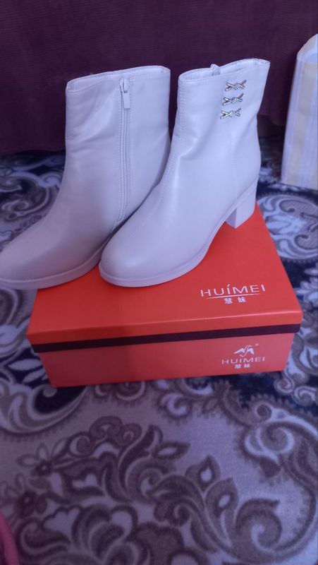 Ayollar qishki etigi