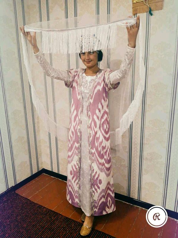 ansambl tilla qosh sari sotiladi ansambl tilla qosh sari sotiladi