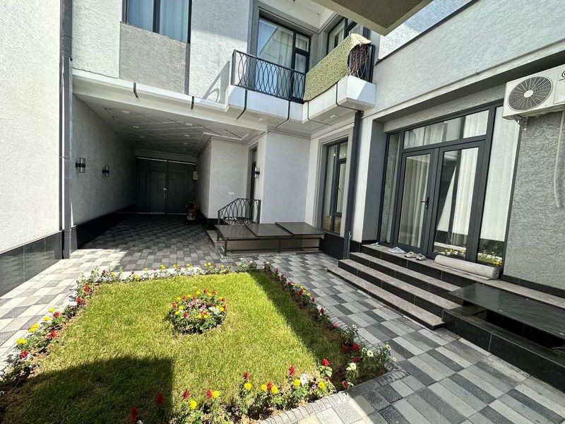 Ц.Луначарского Коттедж 2 сотки Ц.Луначарского Коттедж 2 сотки
