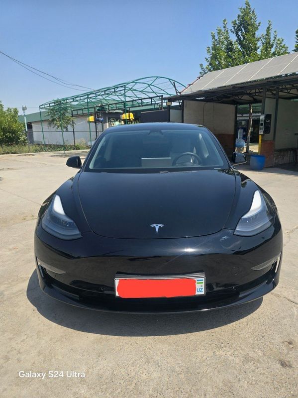 Tesla Model 3 Long Range AWD — 2021-yil