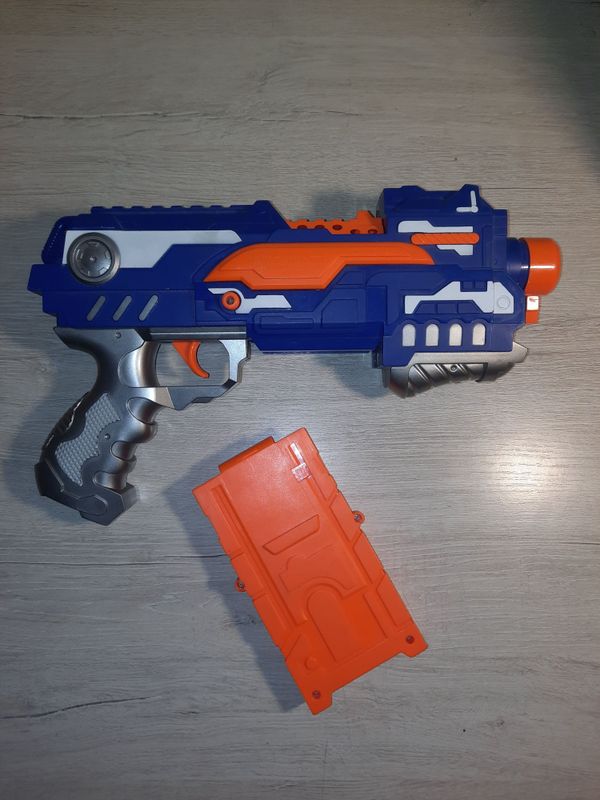 Продаётса Nerf blaster