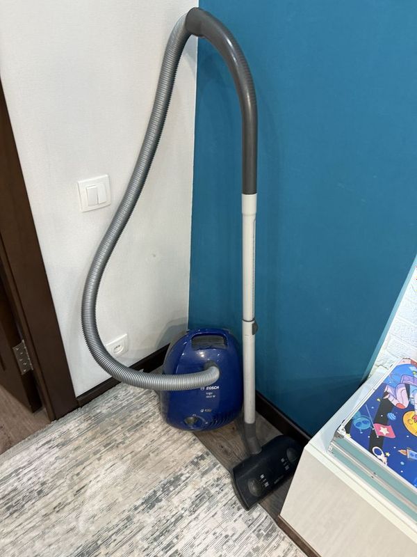 Пылесос Bosch 1800 W Пылесос Bosch 1800 W