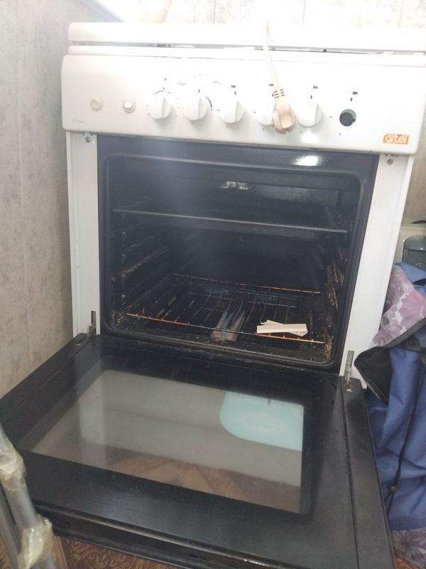 Продаю газовую плиту в хорошем состоянии Продаю газовую плиту в хорошем состоянии