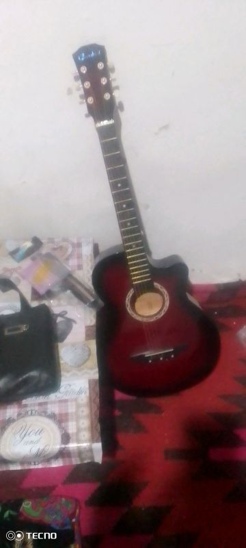 sotiladi gitara sotiladi gitara