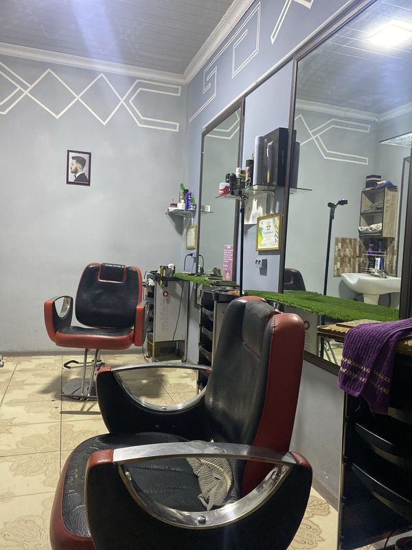 Barber shop 1 stol arendaga beriladi Barber shop 1 stol arendaga beriladi
