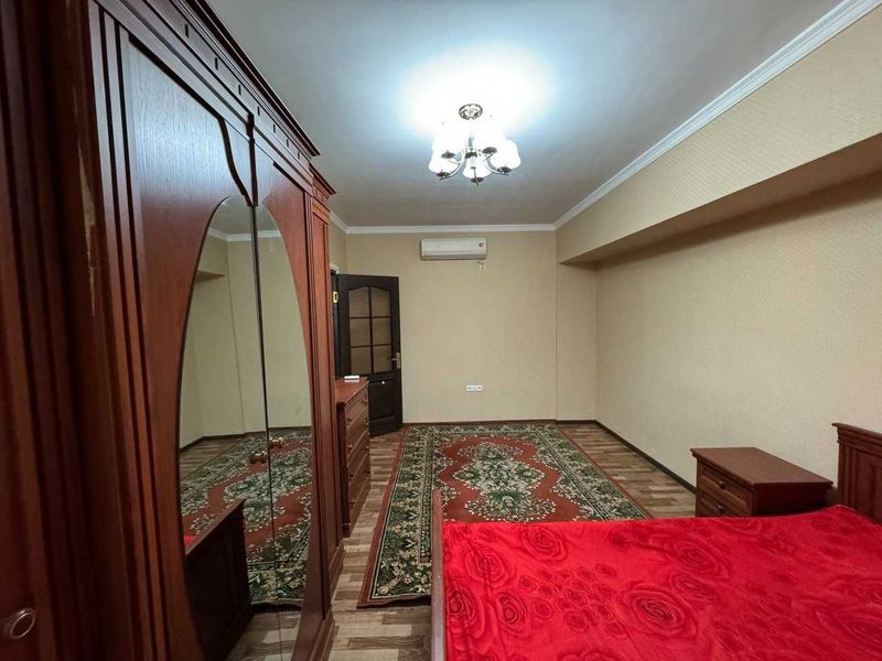 Сдам свою 1/1/4/ квартиру 40 кв кирпич болкон 6*2 м Яккасарайский р-н. Сдам свою 1/1/4/ квартиру 40 кв кирпич болкон 6*2 м Яккасарайский р-н.
