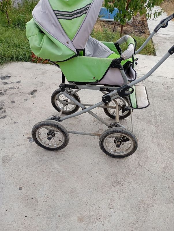 Продается детская коляска . Продается детская коляска .