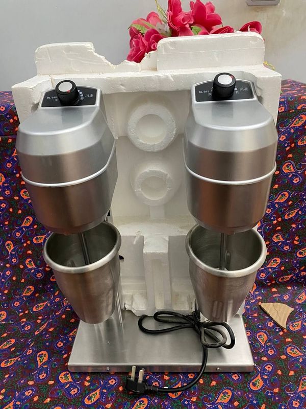 Sotiladi: Professional 2 boshli milkshake/kokteyl tayyorlash mashinasi Sotiladi: Professional 2 boshli milkshake/kokteyl tayyorlash mashinasi