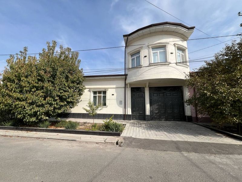 Продается дом 6 сот махалля Заковат Мирзо-Улугбекского района Продается дом 6 сот махалля Заковат Мирзо-Улугбекского района