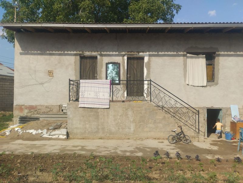 Уй сотилади 8 сотих 2 хона подавали бн, манзил 24 партсъезда. Уй сотилади 8 сотих 2 хона подавали бн, манзил 24 партсъезда.