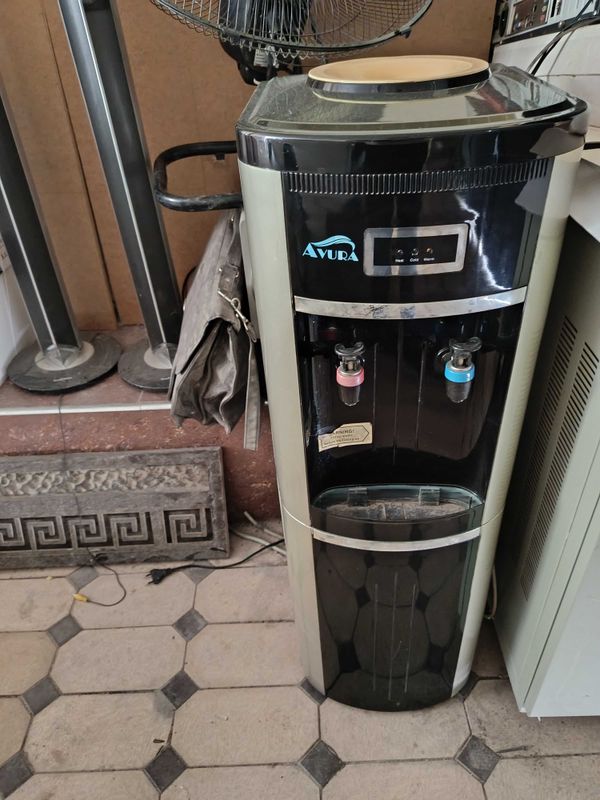 Продается кулер для воды Продается кулер для воды