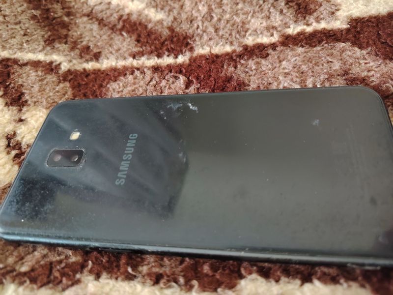 Продаётся Samsung J6+ Продаётся Samsung J6+