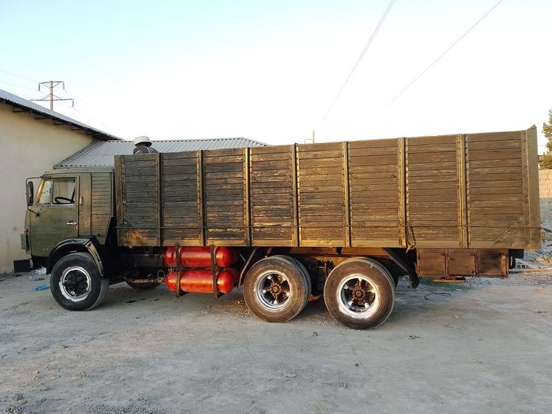 Kamaz 1982 yil, ishlab turibdi
