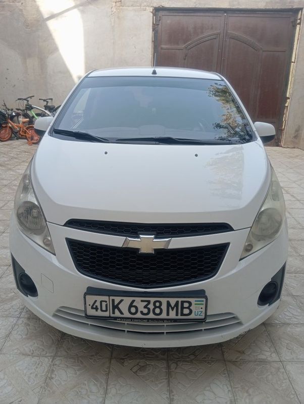 Spark rangi oq yurgani 510 400 Spark rangi oq yurgani 510 400