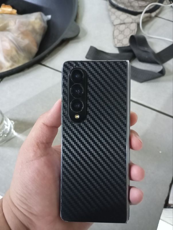 Samsung z fold 4 12/512 obmen bor