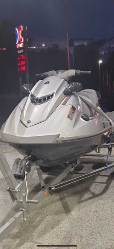 Гидроцикл Yamaha 2014 | 7 Часов| 1.8L атмосферный| Водный скутер Гидроцикл Yamaha 2014 | 7 Часов| 1.8L атмосферный| Водный скутер