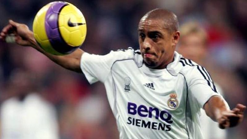 ROBERTO CARLOS! Мяч с подписью Роберто Карлоса