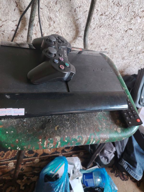 PlayStation 3 va 200 minta o'yini bor Sega bor PlayStation 3 va 200 minta o'yini bor Sega bor