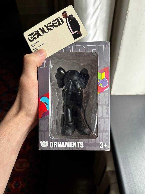Вналичии KAWS Фигурки Вналичии KAWS Фигурки