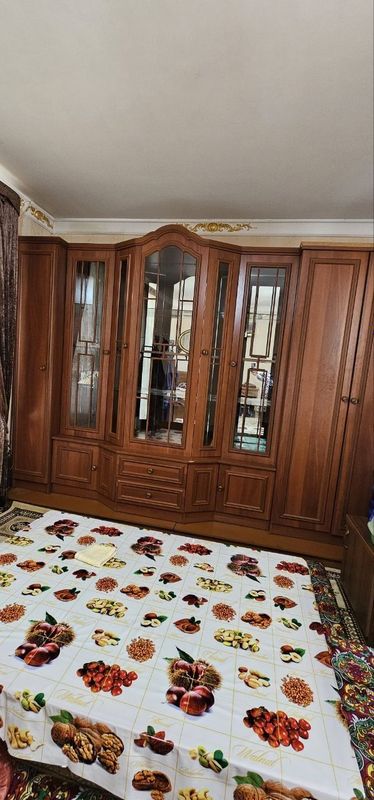 Гостиный сервант, сервиз Гостиный сервант, сервиз