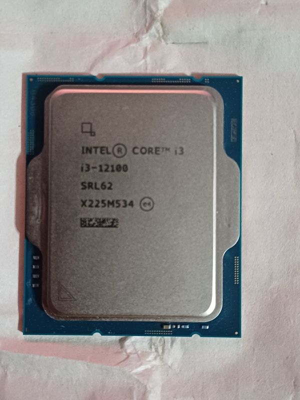 Intel core i3 12100