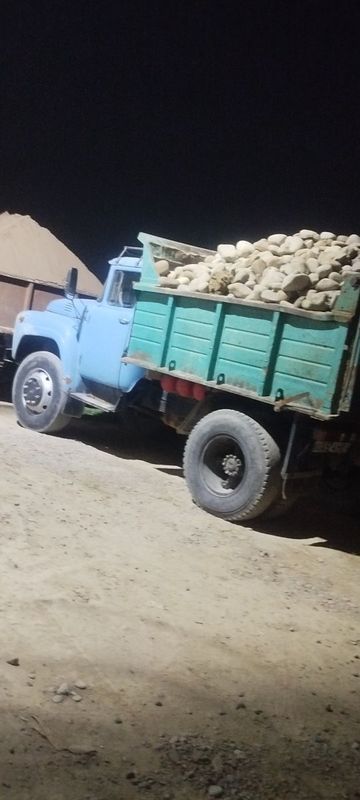 Zil sotiladi ishka tayyor Zil sotiladi ishka tayyor