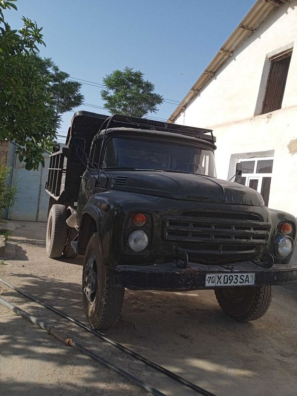 Zil-130 samasval sotiladi Zil-130 samasval sotiladi