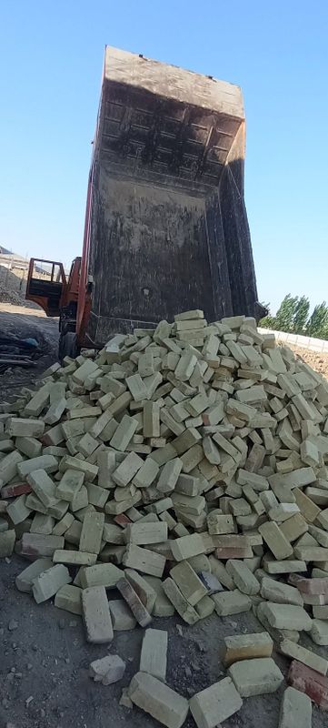 Пишган ва Хом Гишт Пишган ва Хом Гишт