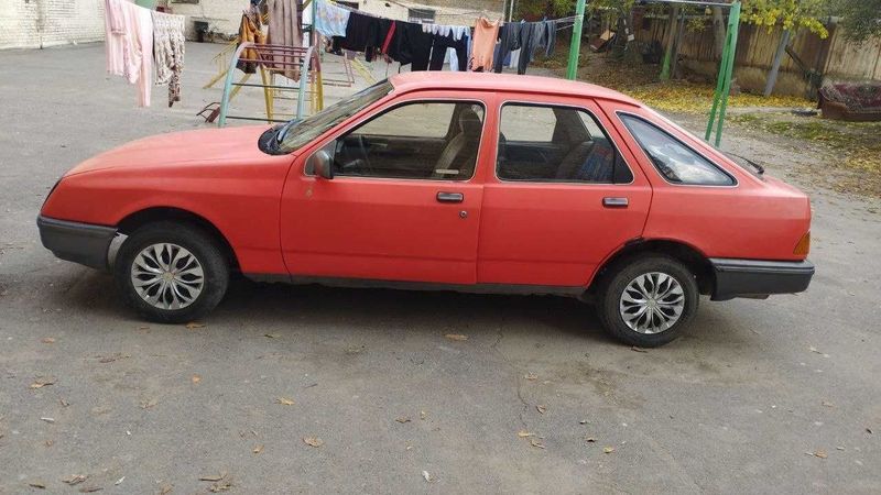 Продаю срочно машину Ford Sierra Продаю срочно машину Ford Sierra