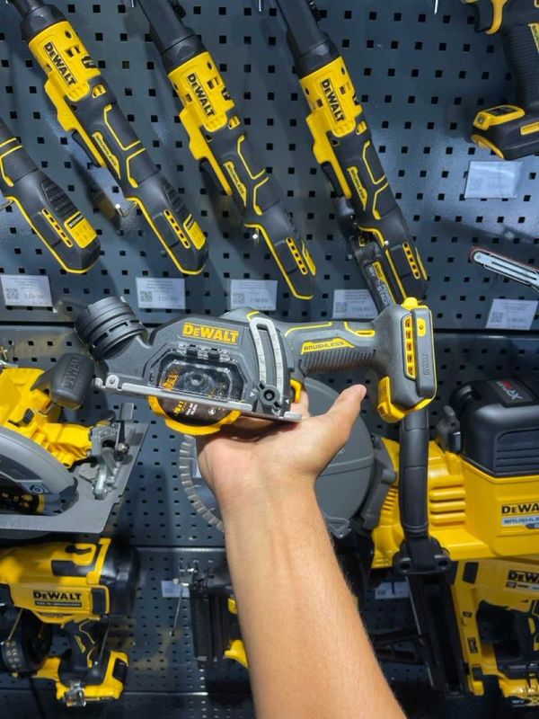 Аккумуляторная дисковая пила DeWALT DCS438N-XJ Аккумуляторная дисковая пила DeWALT DCS438N-XJ