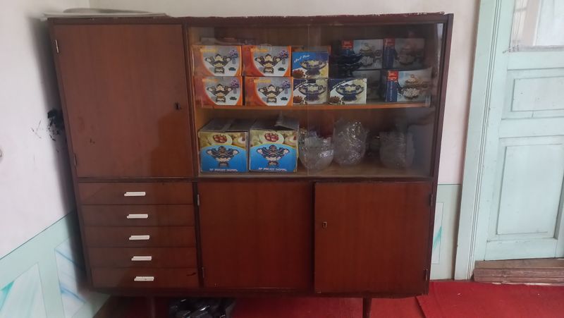 srochna sotiladi tumba
