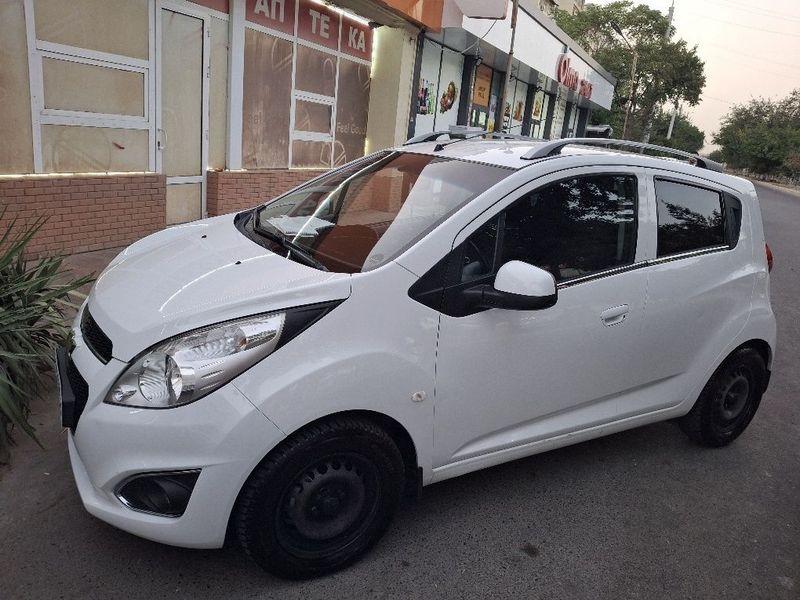 Продаётся Chevrolrt Spark 2018 год автомат Продаётся Chevrolrt Spark 2018 год автомат