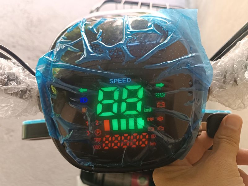 Elektra skuter yangi