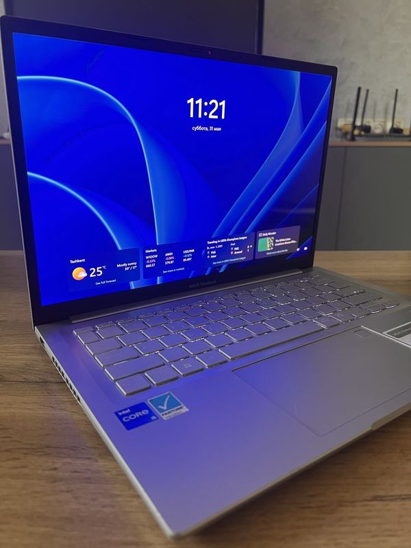 Asus VivoBook 14 Asus VivoBook 14