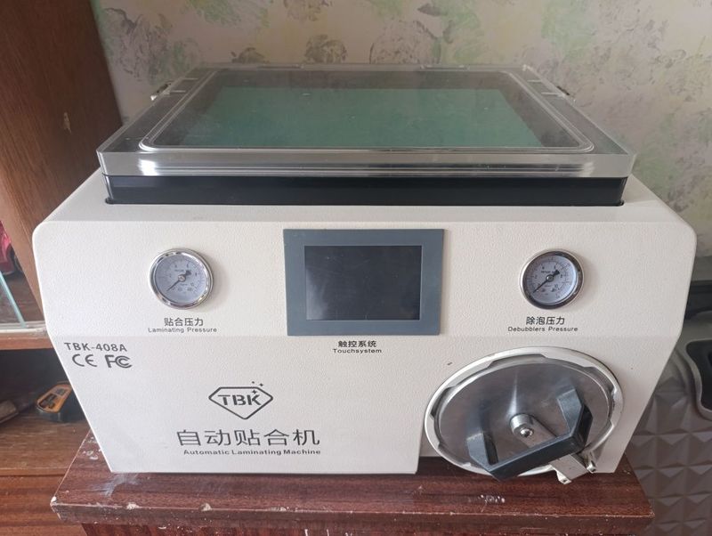 Telefon ustalari uchun oyna bosadigan vakum laminator