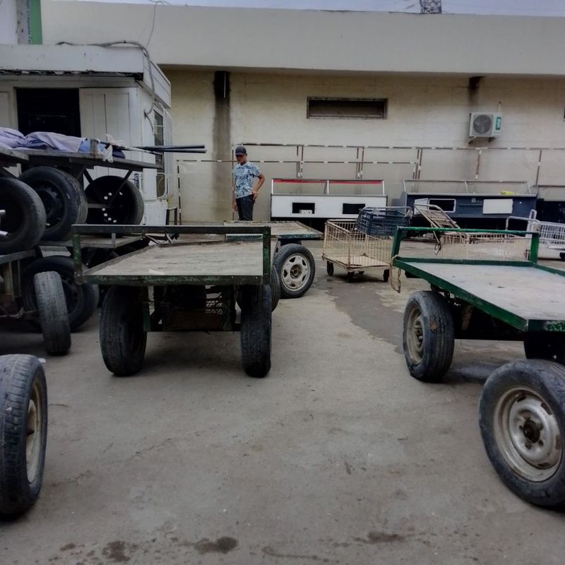 Arava sotiladi holati yaxshi remont qilingan oladiganla bosa tel qisin Arava sotiladi holati yaxshi remont qilingan oladiganla bosa tel qisin