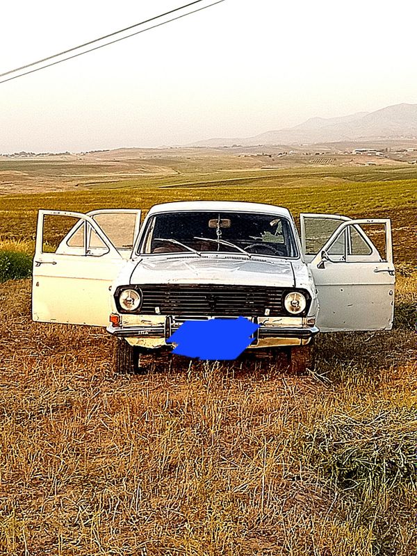 Volga gaz 2401 sotiladi