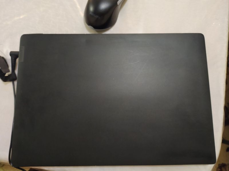 Lenovo Noutbuki sotiladi Lenovo Noutbuki sotiladi