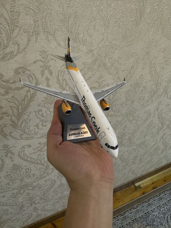 Макет самолета Airbus A321 и Boeing 757 Макет самолета Airbus A321 и Boeing 757