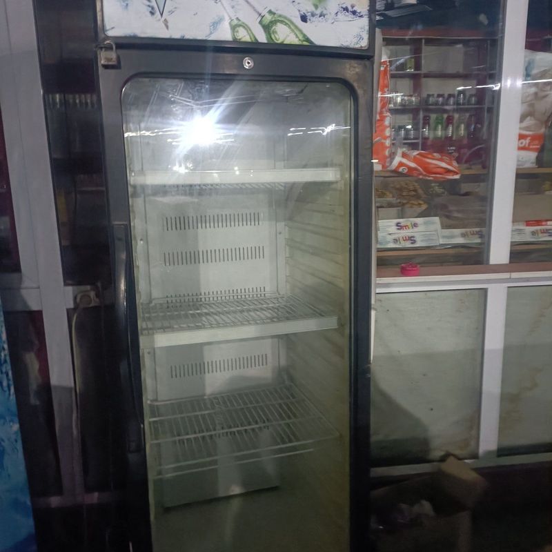 Продается холодильник для напитков Продается холодильник для напитков