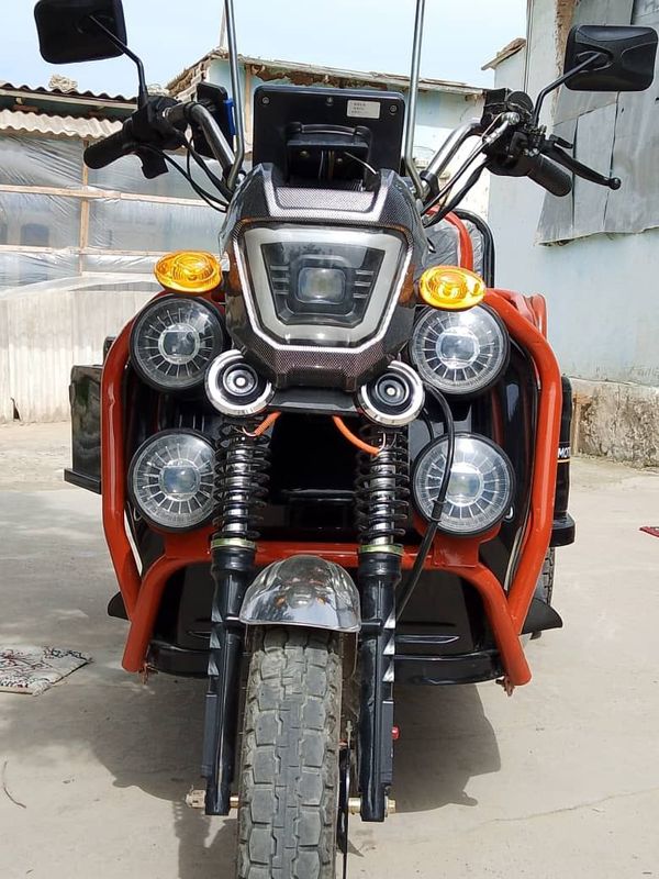 Skutir Largo motorss 2025 yil