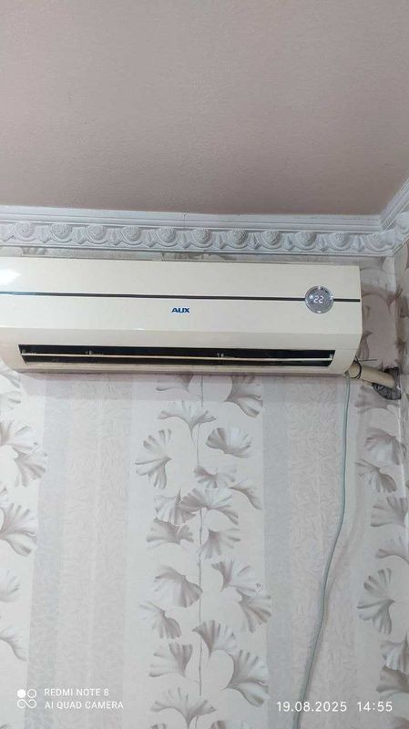 продаю кондиционеры зима лето AUX-12 две штуки