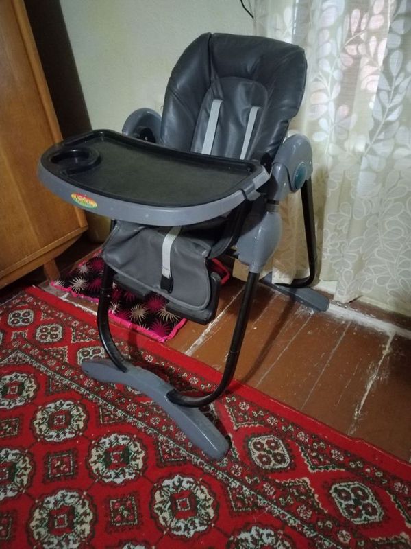 Продаётся детское кресло, для питания и игр Продаётся детское кресло, для питания и игр