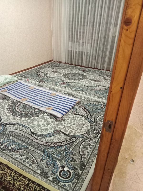 Ishliydigan va oqiydigan o'g'il bolalarni ijaraga olamiz Ishliydigan va oqiydigan o'g'il bolalarni ijaraga olamiz