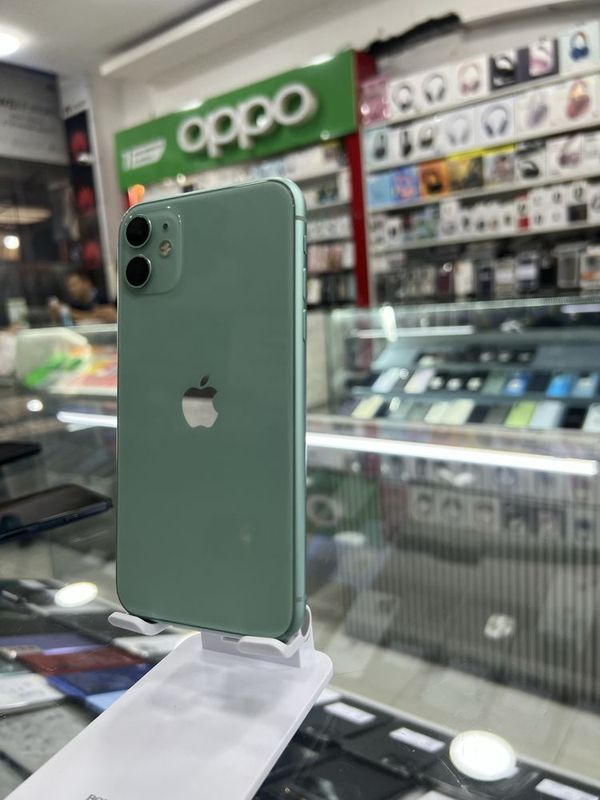 Iphone 11 xolati ideal displey alishgan Iphone 11 xolati ideal displey alishgan