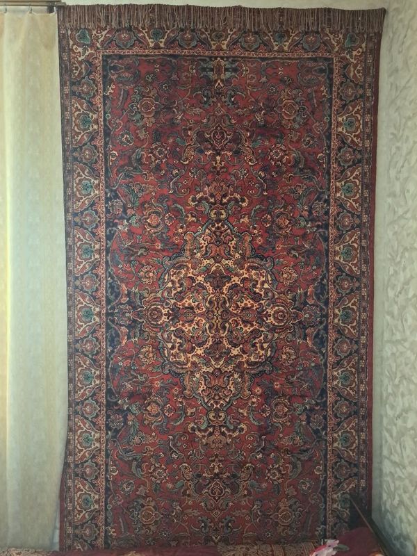 Продам 3 однотипных ковра Продам 3 однотипных ковра