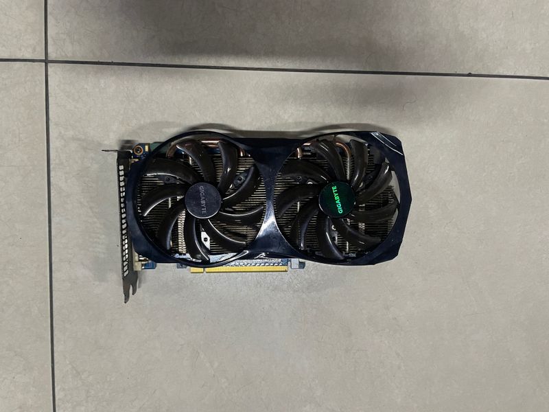 Продам видеокарту gtx560 1 gb 10 штук по штучно не продается Продам видеокарту gtx560 1 gb 10 штук по штучно не продается